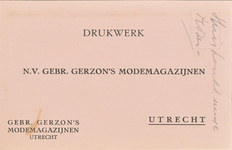 710659 Reclamebriefkaart van de N.V. Gebr. Gerzon's Modemagazijnen, [Oudegracht [Wz.] 14-16] te Utrecht. Met op de ...